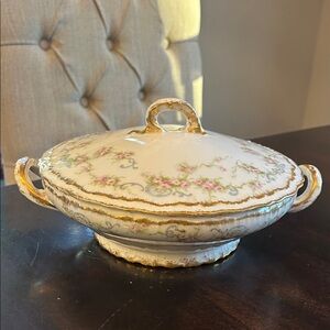 Haviland Limoges Schleiger 340 Oval Covered Vegetable Tureen from France